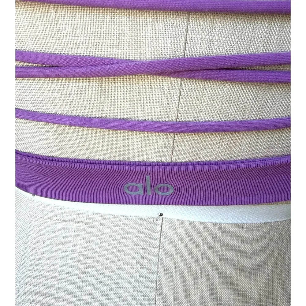 Alo Yoga Movement Bra with Lace String Back Size Small Purple